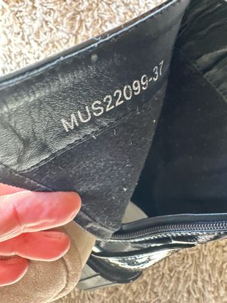 Botas charol negras talla 37