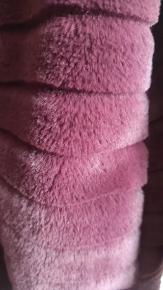 Chaqueta efecto pelo granate