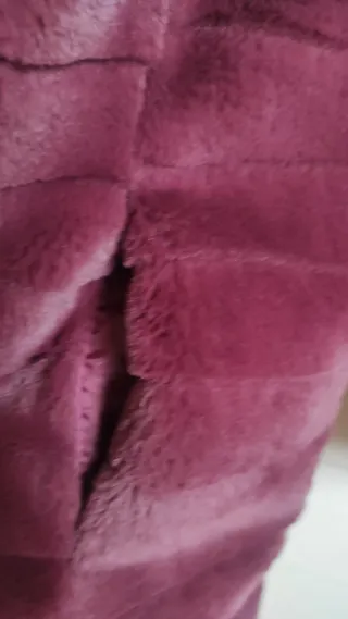 Chaqueta efecto pelo granate