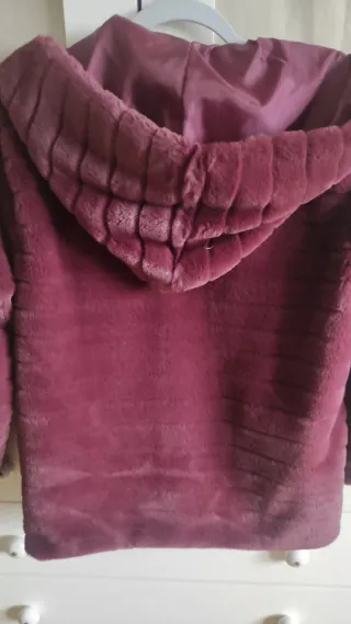 Chaqueta efecto pelo granate