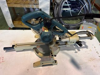 Sierra Ingletadora Makita LS0714F