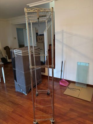 Burro perchero metálico con ruedas