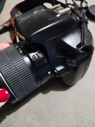 Cámara Canon EOS 1100D Reflex