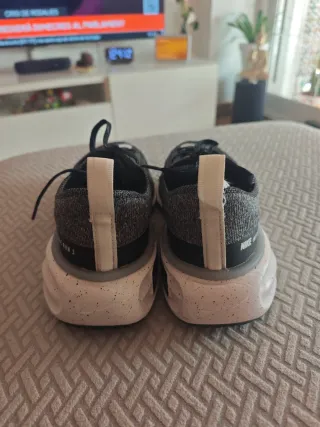 Nike Invincible Run 3 Zapatillas