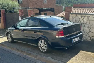Opelvectra GTS V6 2002