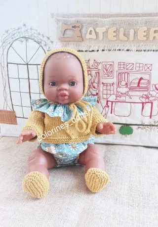 Ropa para muñecos hecha a mano