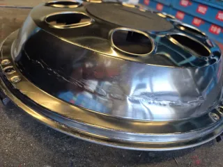 Una sóla unidad. Tapa cubos camión cromada