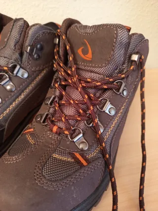 Botas de montaña mujer marrones y naranjas