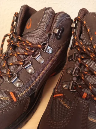 Botas de montaña mujer marrones y naranjas