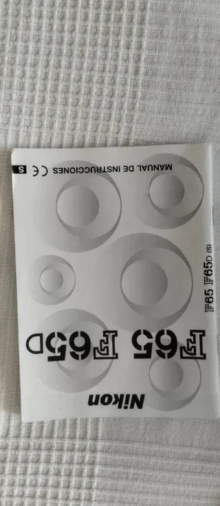 Cámara Réflex Analógica Nikon F65 + Objetivo 28-80