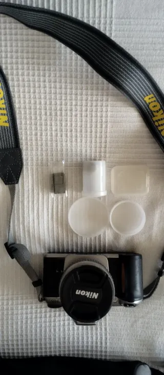 Cámara Réflex Analógica Nikon F65 + Objetivo 28-80