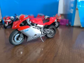 Lote de 7 Motos Deportivas