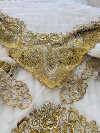 Manton y delantal fallera/alicantina oro