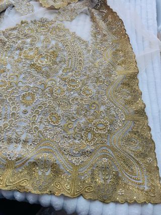 Manton y delantal fallera/alicantina oro