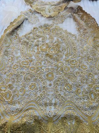 Manton y delantal fallera/alicantina oro