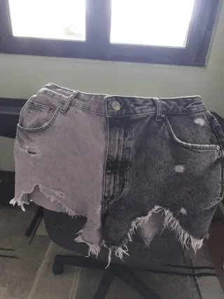 Pantalón corto Cruella bicolor desgastado