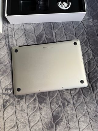 MacBook Pro 15” 2015 i7 16GB RAM Plata