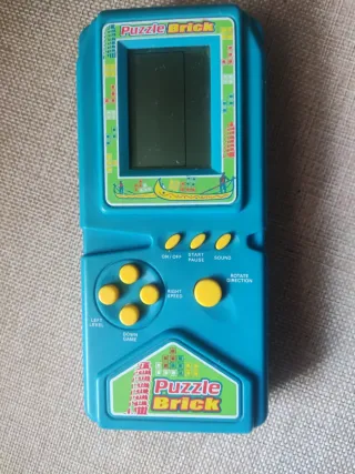 Juego portátil vintage .Puzzle Brick