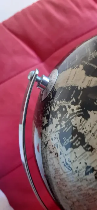 Globo terráqueo decorativo negro Hoy 9.99€