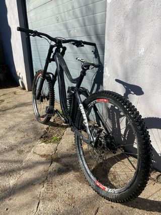 Bici DH, Giant Glory 27.5, talla L