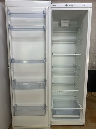 • Nevera independent • Congelador vertical indep