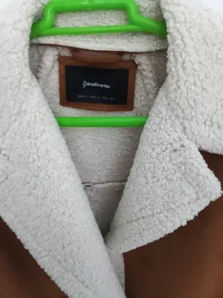 Chaqueta Stradivarius Talla M , forro doble ,