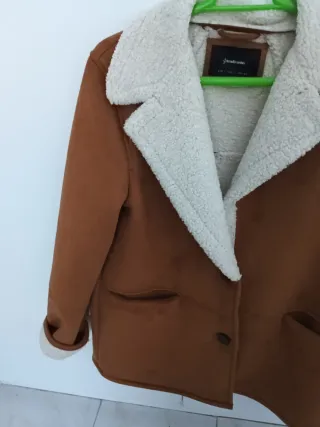 Chaqueta Stradivarius Talla M , forro doble ,