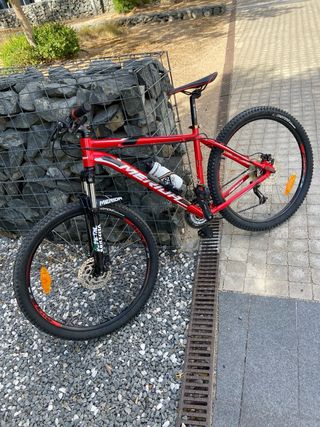 Bicicleta Mérida Big Seven Roja talla M