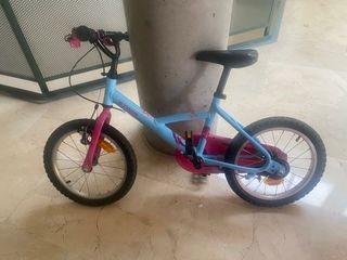 Bicicleta infantil azul y rosa