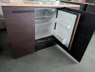 Aparador buffet bar madera y metal