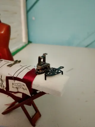 Casa de muñecas: Maniquí y plancha