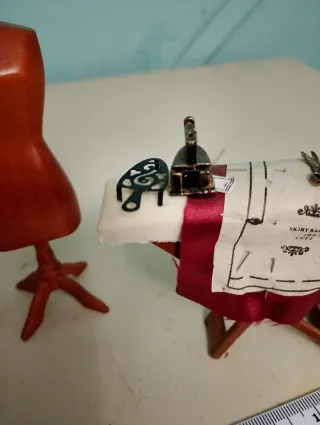 Casa de muñecas: Maniquí y plancha