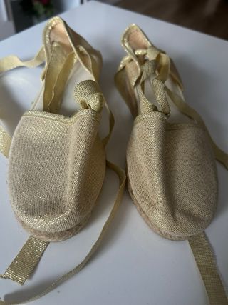 Espardenyes Fallera doradas niña