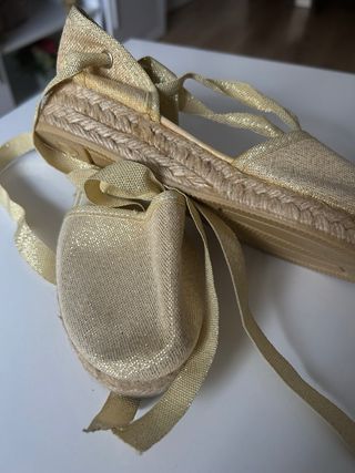 Espardenyes Fallera doradas niña