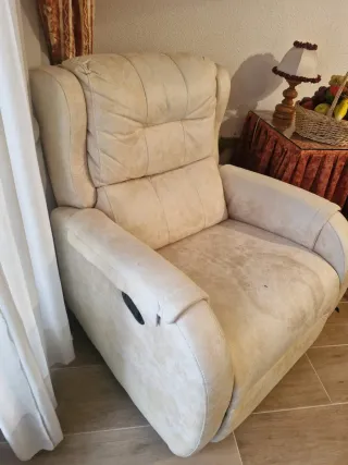 Sillón reclinable manual beige