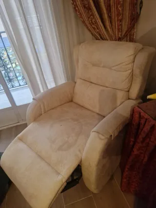 Sillón reclinable manual beige