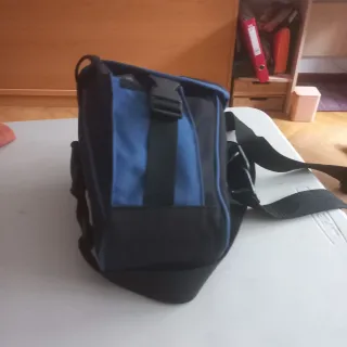 Cámara Nikon D3200 con bolso y cargador, objetivo