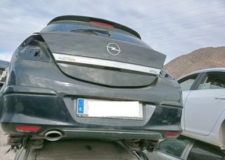Paragolpes trasero opel astra gtc cosmo 303233