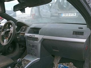 Paragolpes trasero opel astra gtc cosmo 303233