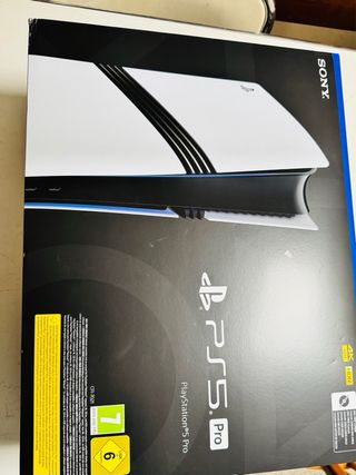 Consola PS5 Pro 2TB + Mando