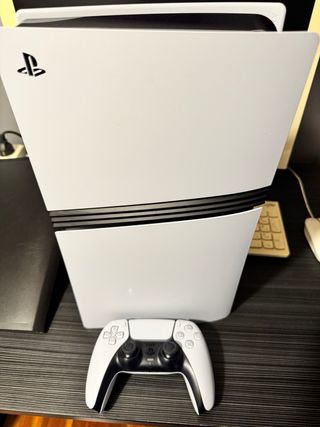 Consola PS5 Pro 2TB + Mando