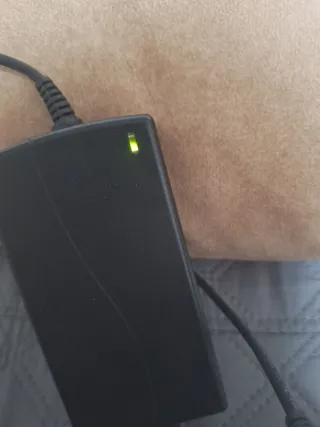 Cargador con luz indicadora