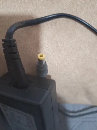 Cargador con luz indicadora