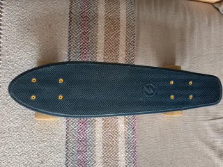 Monopatín plástico infantil