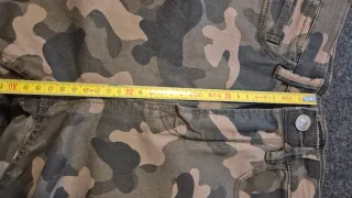 Pantalón camuflaje Stradivarius T.36 sin usar