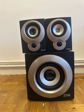 Altavoces Vivanco Thor 2.1 250P con Subwoofer