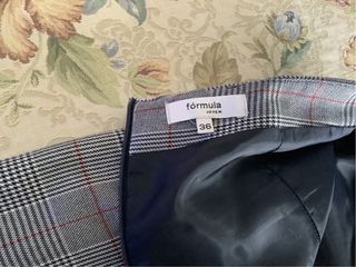 Falda lápiz cuadros con abertura