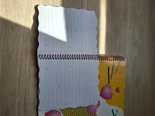 Libreta Payaso Evergreen hojitas corazones