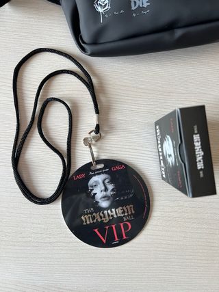 Lady Gaga The Mayhem Ball Merchandising de segunda mano por 70 EUR