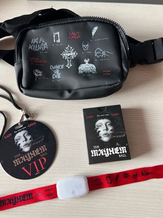 Lady Gaga The Mayhem Ball Merchandising de segunda mano por 70 EUR